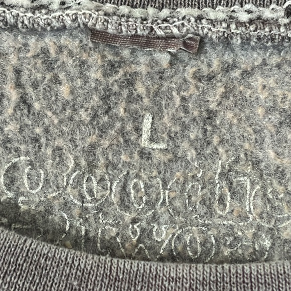 crewneck - Picture 3 of 3